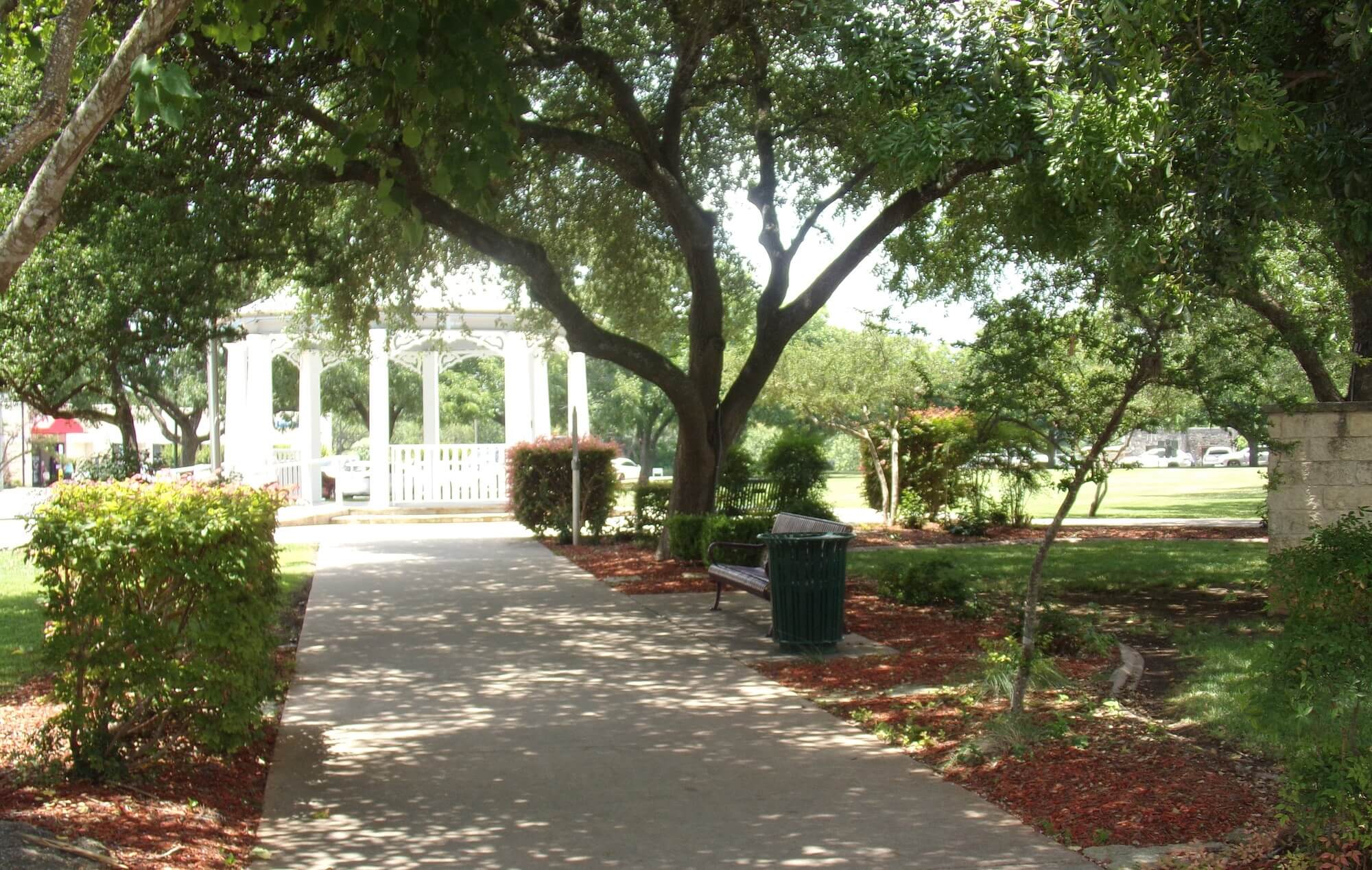 Arbors at Boerne Apartments outdoor gazebo area.